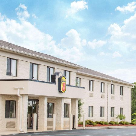 Super 8 By Wyndham Bedford Hotel Екстериор снимка
