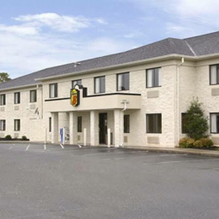 Super 8 By Wyndham Bedford Hotel Екстериор снимка