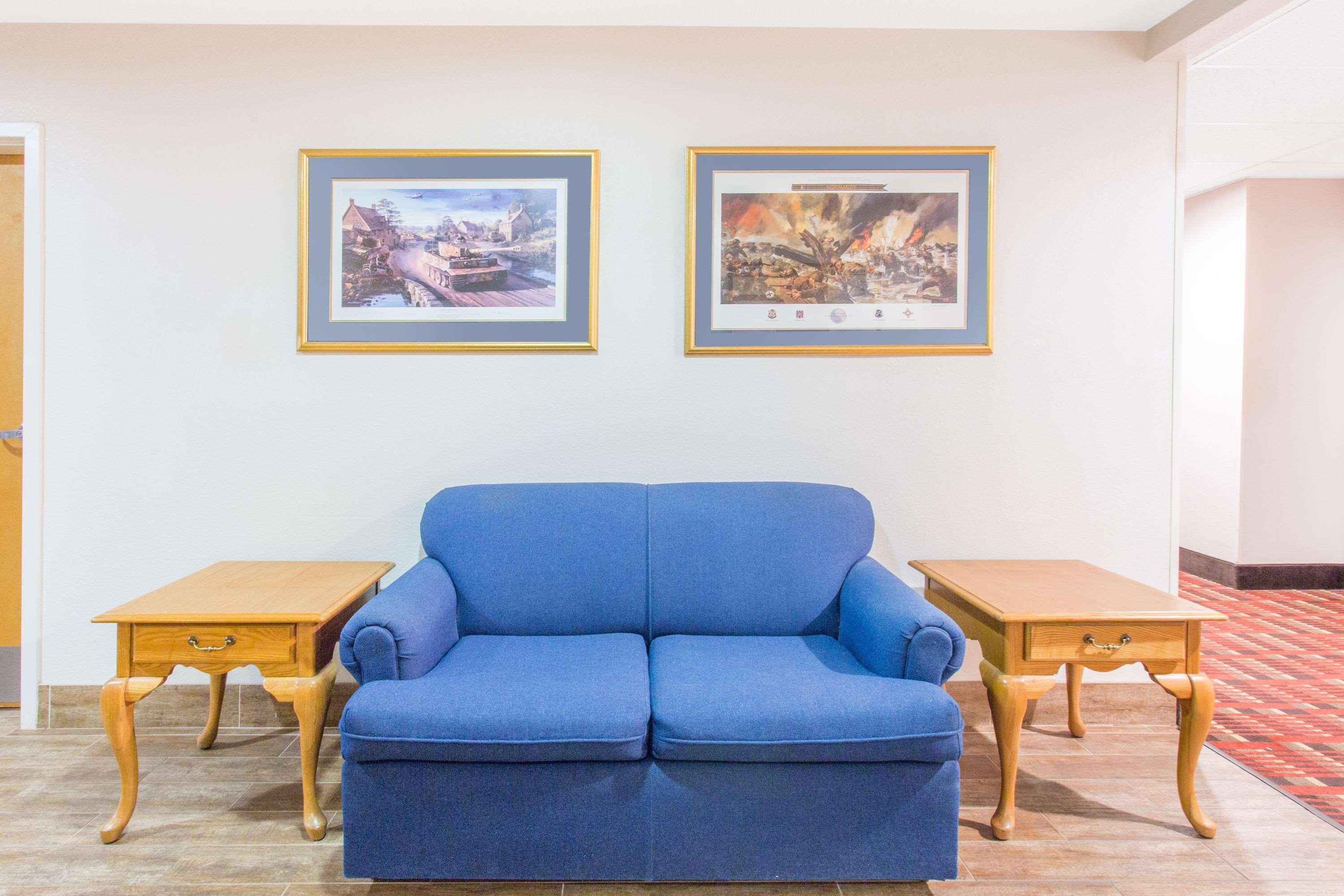 Super 8 By Wyndham Bedford Hotel Екстериор снимка