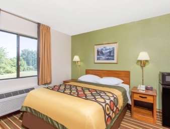 Super 8 By Wyndham Bedford Hotel Стая снимка